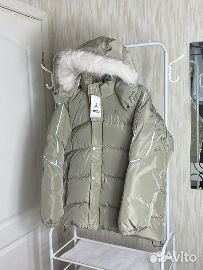 Пуховик Jordan & Supreme Белый