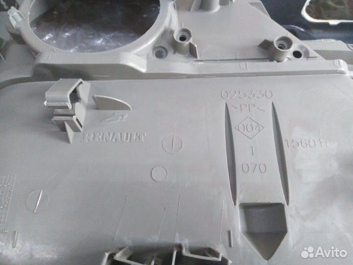 Обшивка двери передняя левая Renault Megane 2002