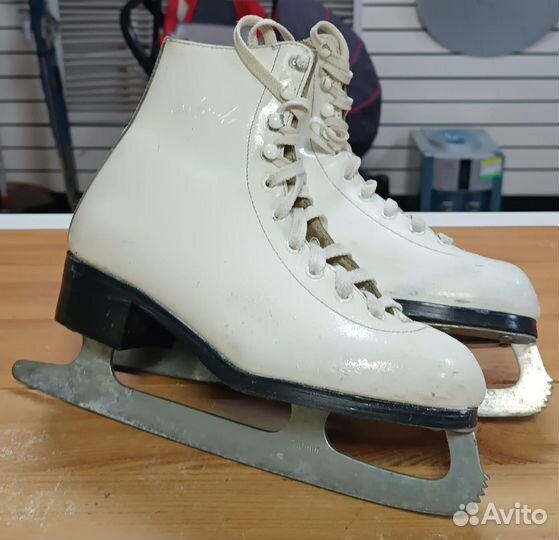 Коньки женские Axel 38 р-р