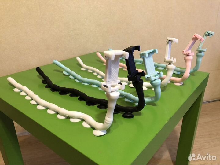 Гибкий держатель для телефона на присосках