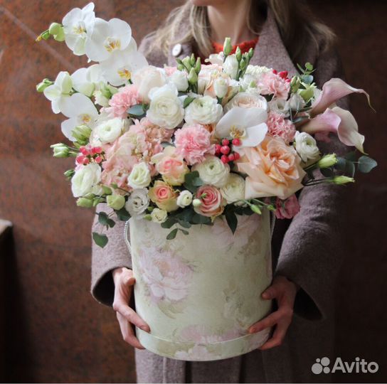 Доставка ярких и стильных авторских букетов