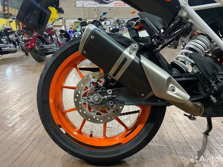 KTM duke390