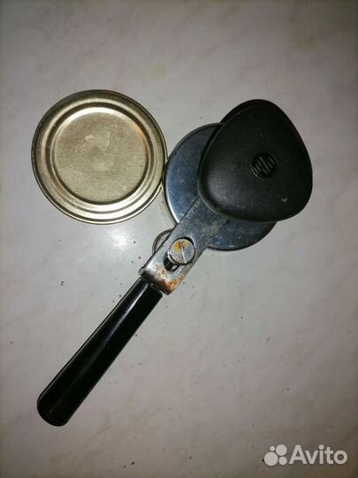 Машинка для закатки банок