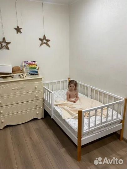 Кроватка детская Лисенок с бортиком из натуральног