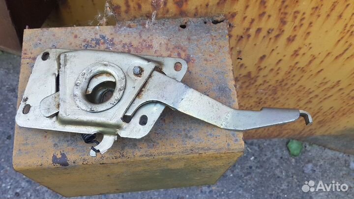 Замок капота ЗИЛ