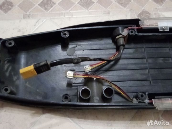 Дно с светодиодами и партом зарядки