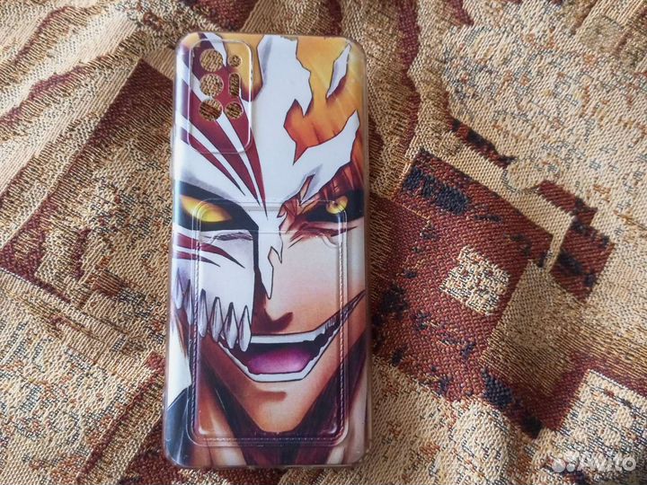 Чехлы на телефон