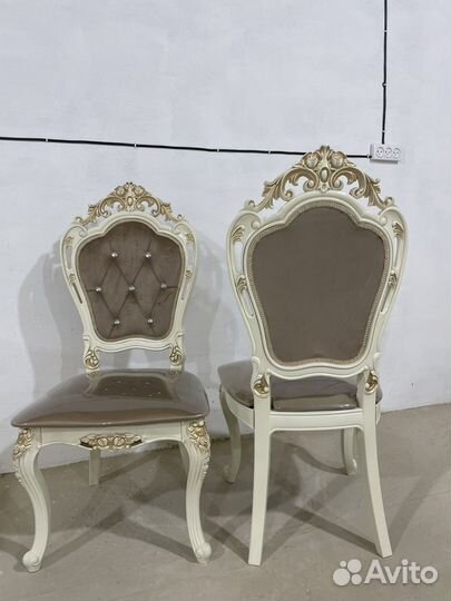 Столы и стулья