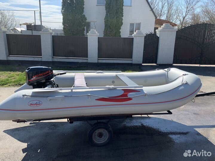 Лодка баджер с мотором меркурий 9.9 мультирумпель