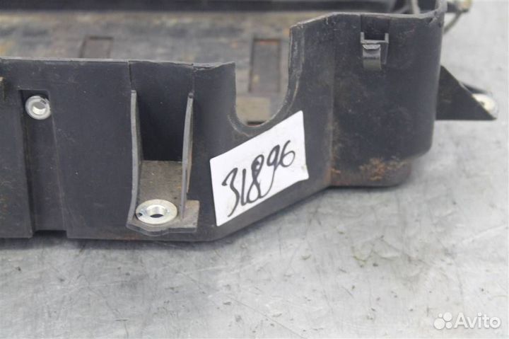 Крепление акб Volkswagen Touareg (02-07)