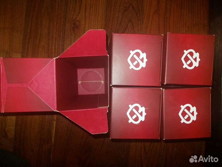 Пустые коробки от Chivas regal