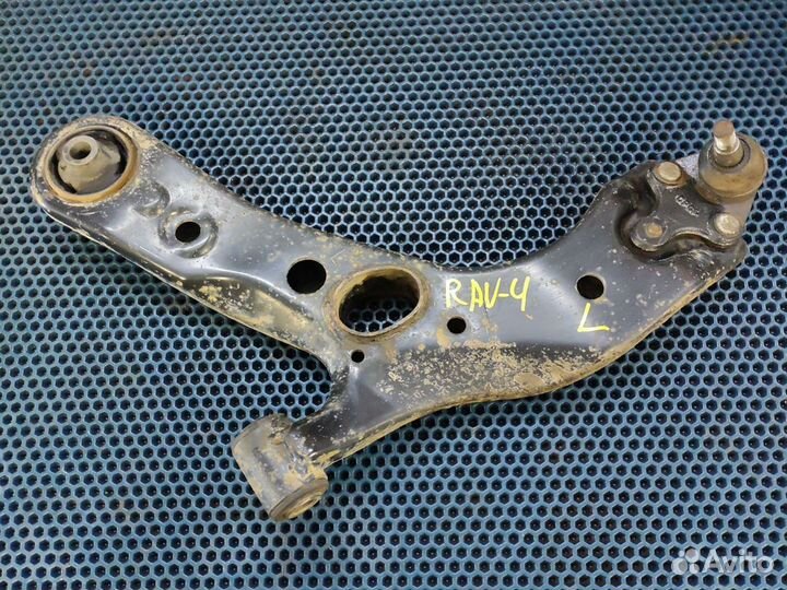 Рычаг передний левый Toyota RAV4 30