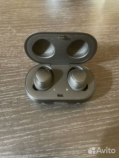 Беспроводные наушники Samsung Gear IconX(2018)