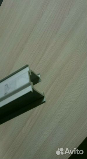 Направляющий профиль для подвесной двери-купе