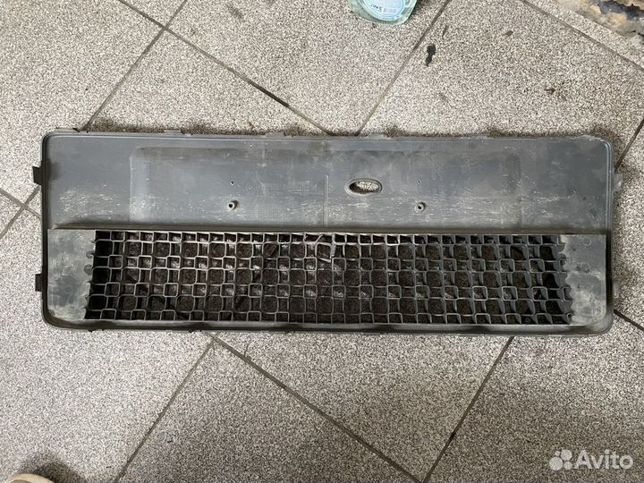 Решетка переднего бампера Ford Fusion 2002-2012