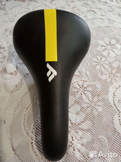 Седло для велосипеда кожаное
