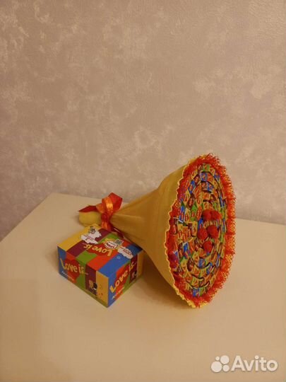 Сладкий букет из жвачек Лав из