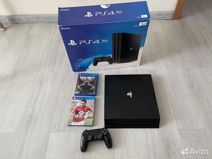 Sony PS4 pro 1tb. 1 геймпад и 2 диска