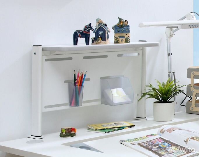 Полки для школьника на кронштейнах