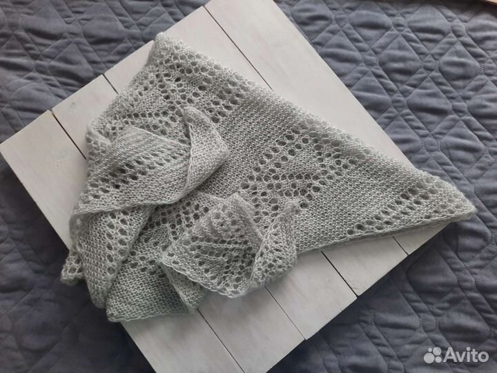Шаль платок вязанный ручная работа