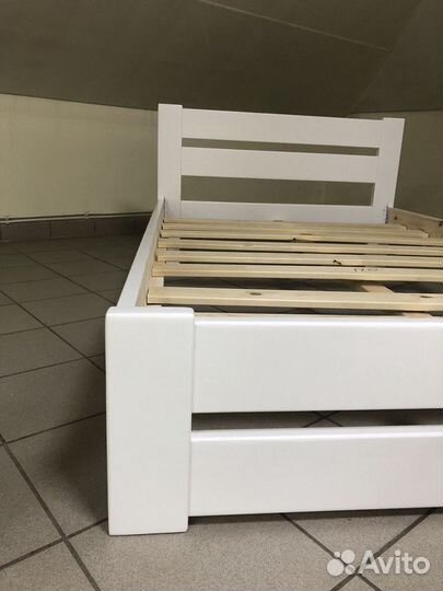 Кровать массив дерева