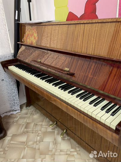 Пианино petrof