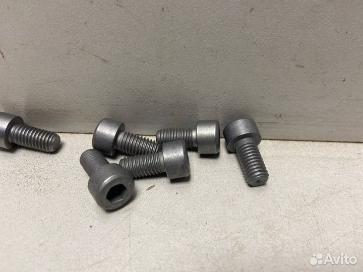 Болт трансмиссия(6шт) Volksawagen Passat B5
