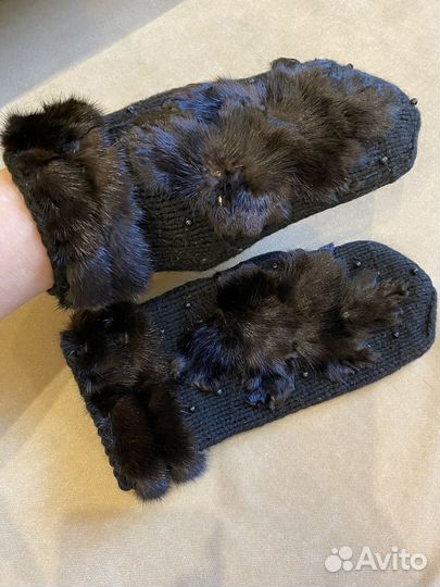 Рукавицы зимние женские с отделкой из меха