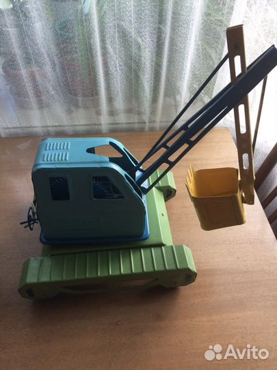 Игрушка металлический экскаватор сим 1981 СССР