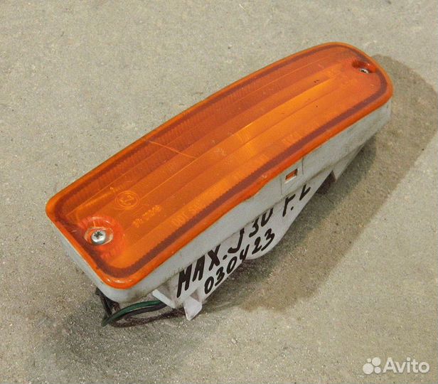 Поворотник бампера передний левый Maxima J30