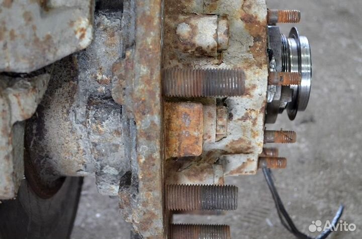 Ступица ведущего моста дисковые тормоза, правая sc