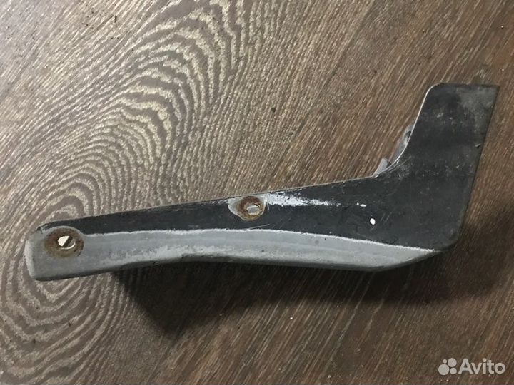 Накладка на крыло передняя правая Toyota Noah