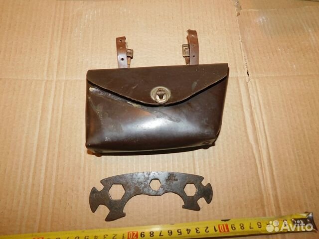 Подсумок и семейный ключ от старинного советского