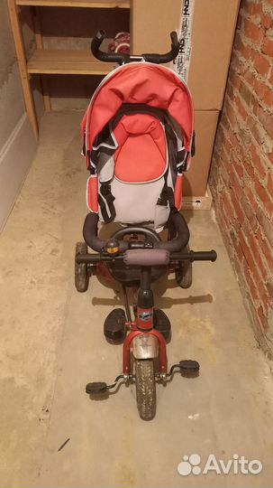 Детский велосипед с ручкой