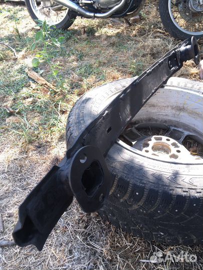 Усилитель бампера BMW X3 E83