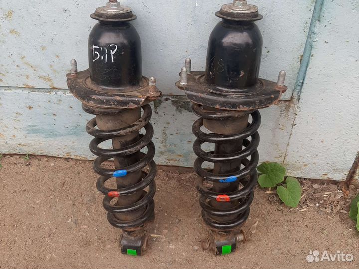 Задний амортизатор Toyota Avensis T25