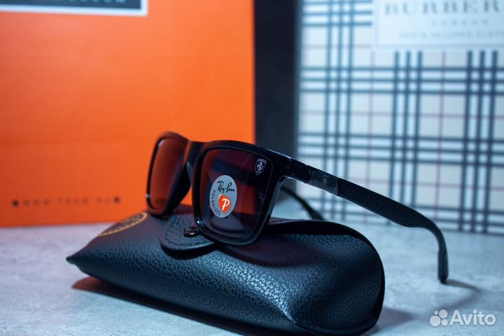 Солнцезащитные очки Ray Ban