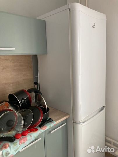 Холодильник indesit