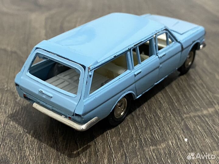 Модель автомобиля волга газ 2402 1:43 СССР