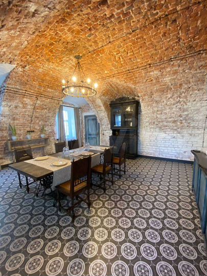 2-к. квартира, 113 м², 1/2 эт.