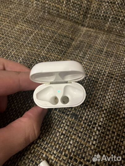 Наушники Apple AirPods