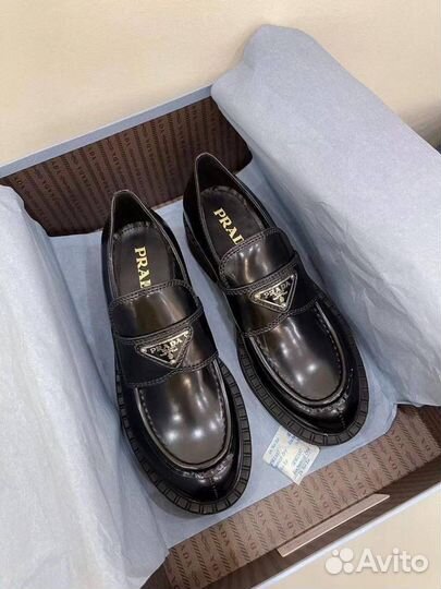 Лоферы мужские кожаные Prada