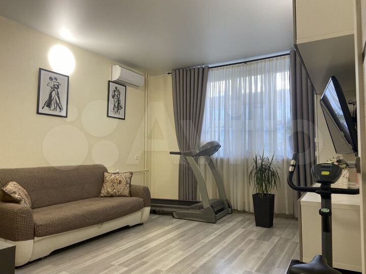 2-к. квартира, 57,1 м², 2/4 эт.