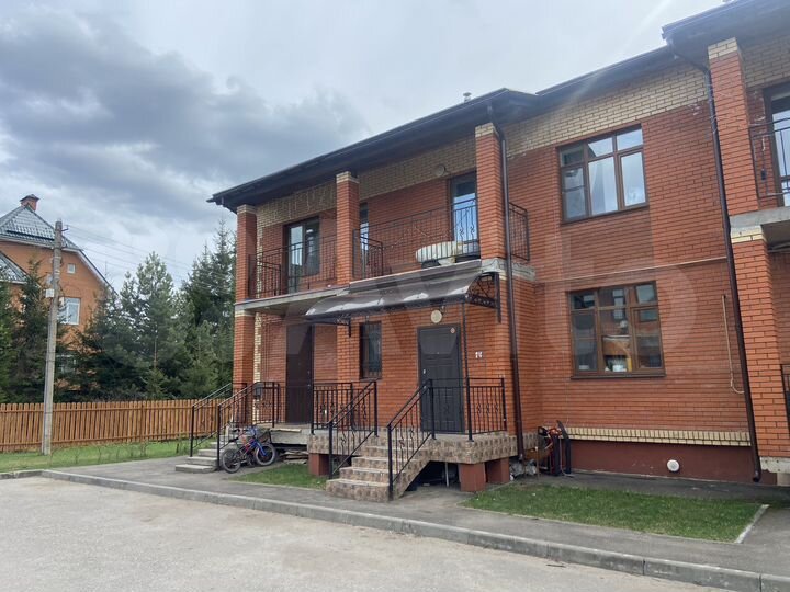 3-к. квартира, 84,1 м², 1/3 эт.