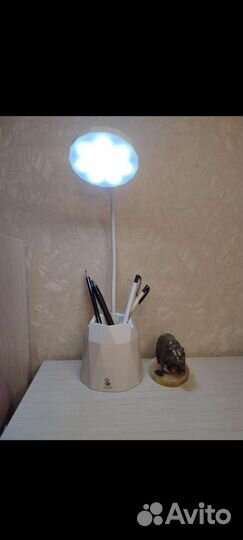 Лампа настольная