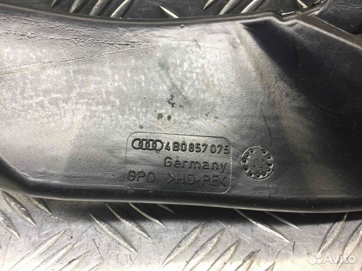 Воздуховод Audi A6 4b0857075 AKE