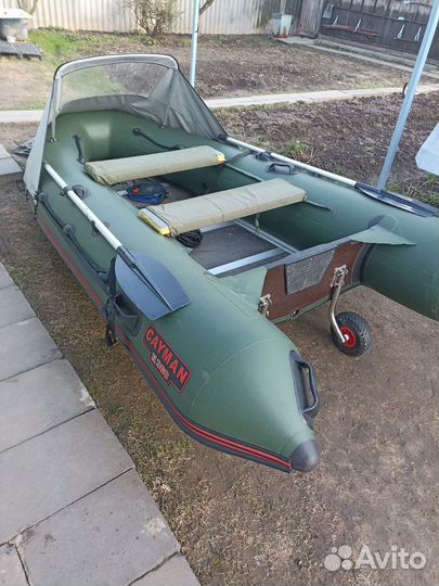 Лодка с мотором