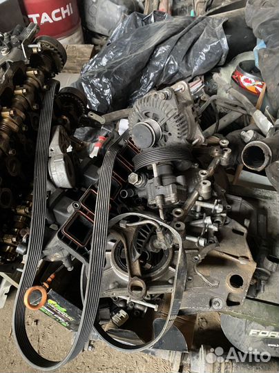 В разборе двигатель VR6 3.6