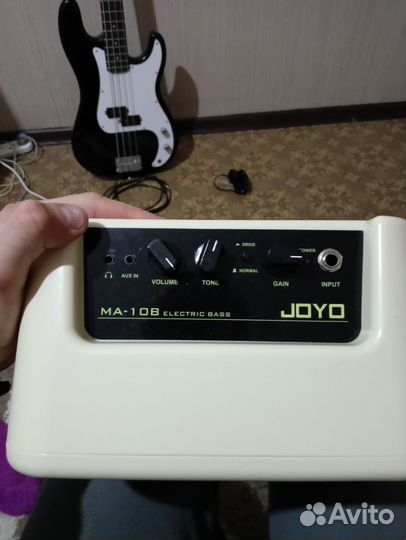 Бас гитара с комбиком и чехлом