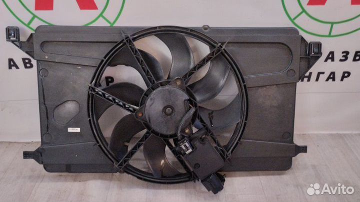 Вентилятор охлаждения двигателя Ford Focus